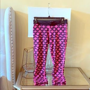 Pristine -Nike relay fold-over running capri